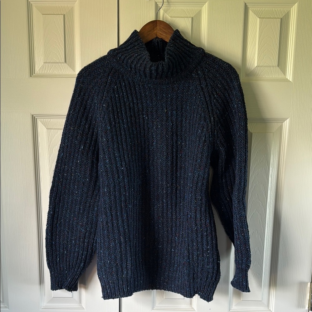 Men's Epaulet New Wool Sweater Crafted in the UK Size 40
